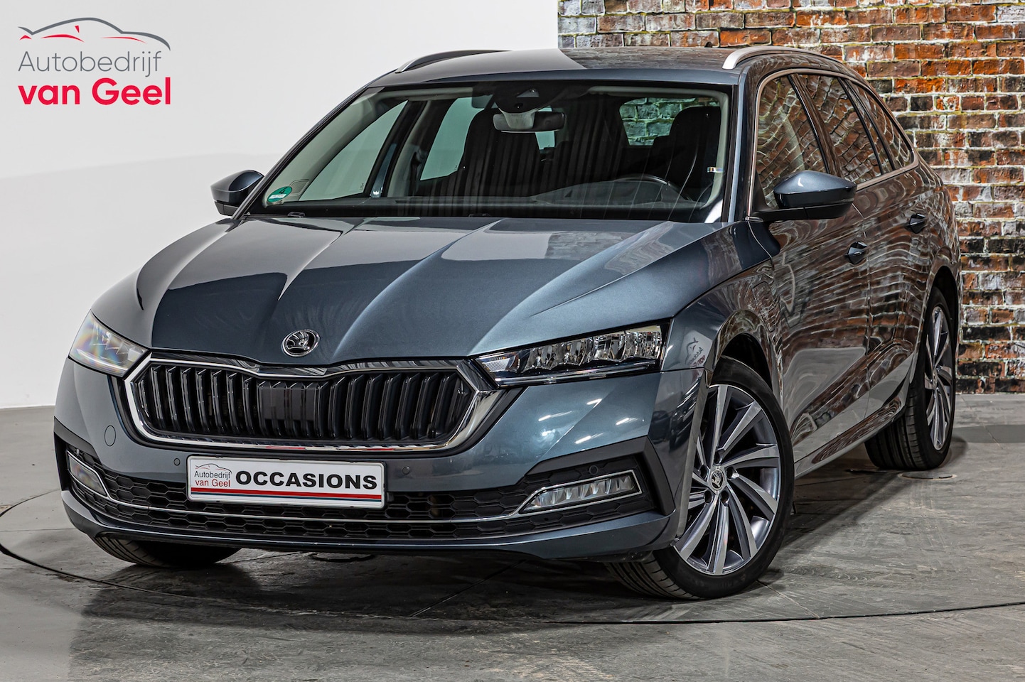 Skoda Octavia Combi - 1.4 TSI iV PHEV Business Edition Plus | Stoelen met memory | Achteruitrij camera - AutoWereld.nl