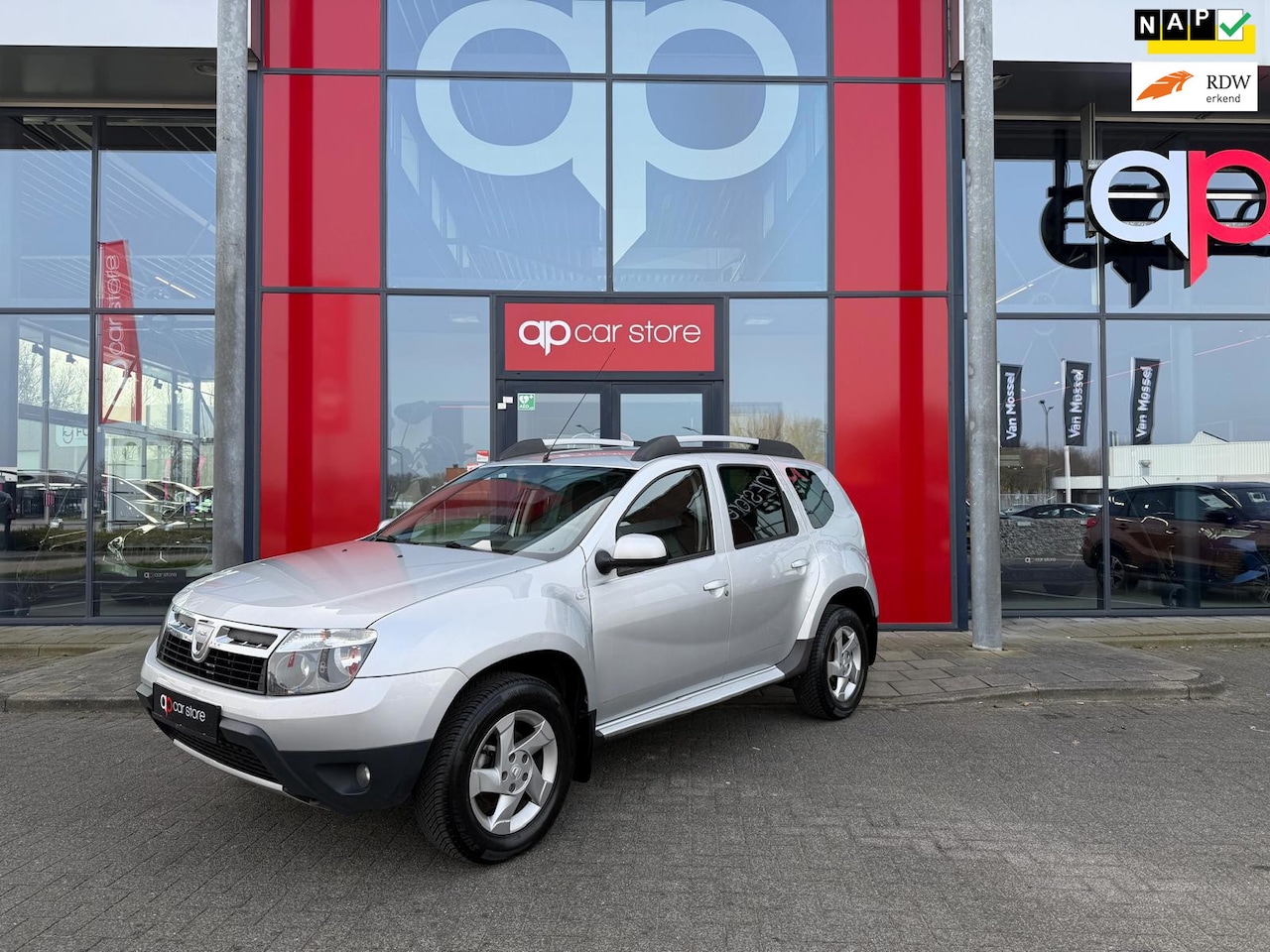Dacia Duster - 1.6 Lauréate LPG / Benzine Airco Elektrische Ramen - AutoWereld.nl