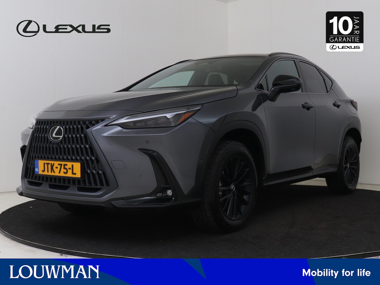 Lexus NX - 450h+ AWD Overtrail Line | Sportstoelen | Panoramadak | Afneembare Trekhaak | - AutoWereld.nl