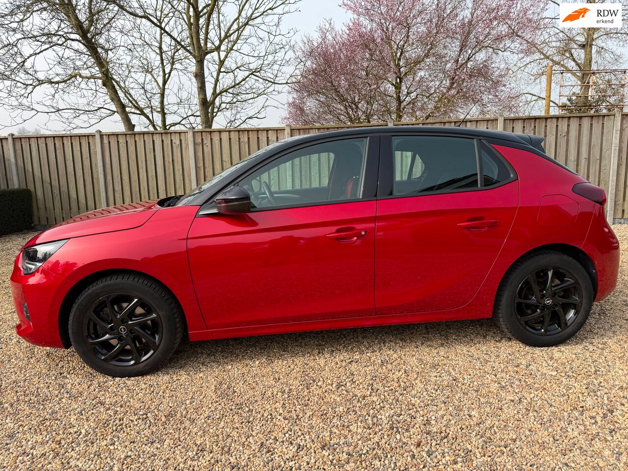 Opel Corsa - 1.2 GS Line Navigatie & Camera & Winterpakket &Trekhaak - AutoWereld.nl