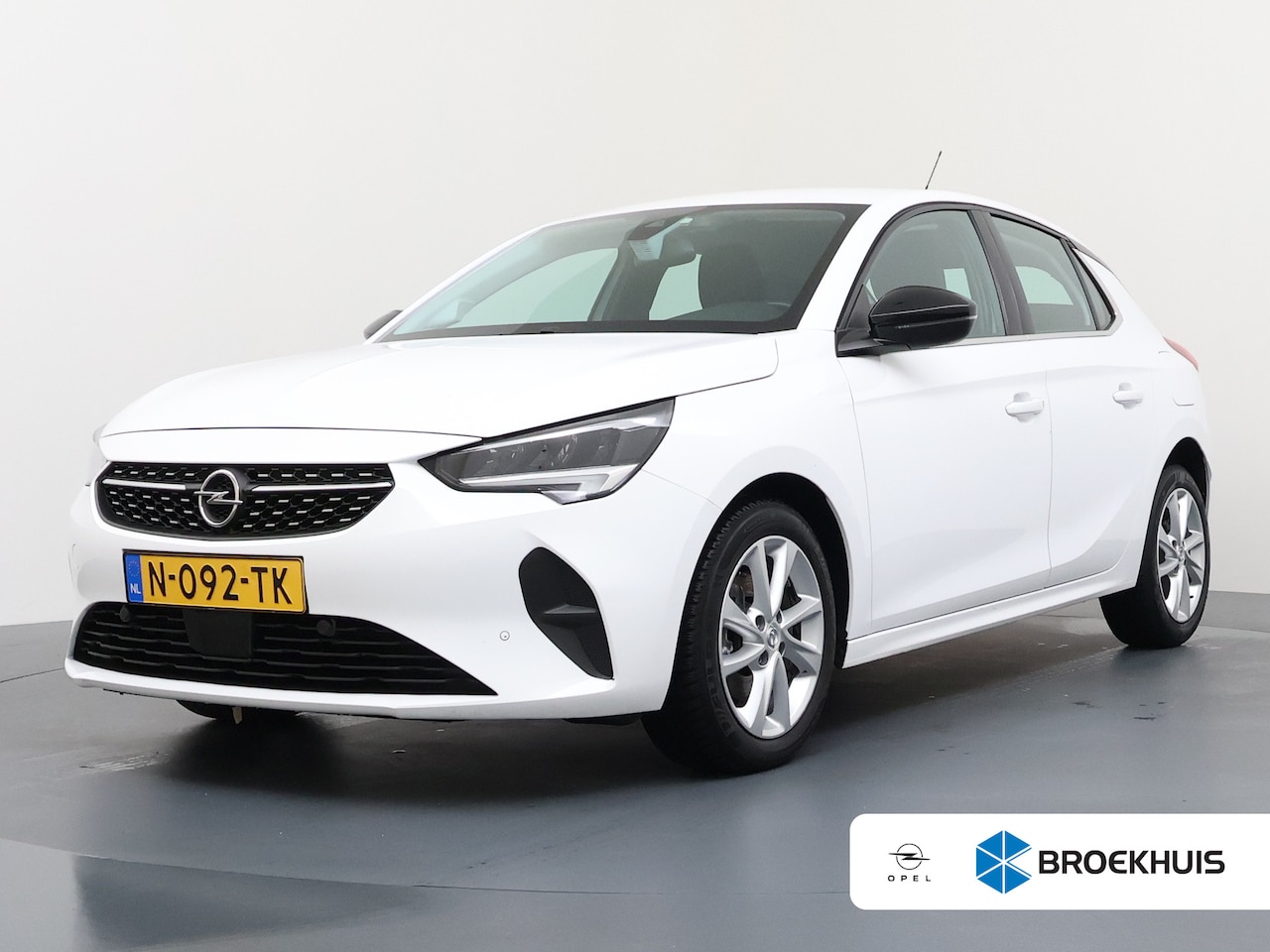 Opel Corsa - 1.2 GS Line / Navigatie / Camera / Parkeersensoren / Keyless / Carplay / ECC / LED / 16'' - AutoWereld.nl