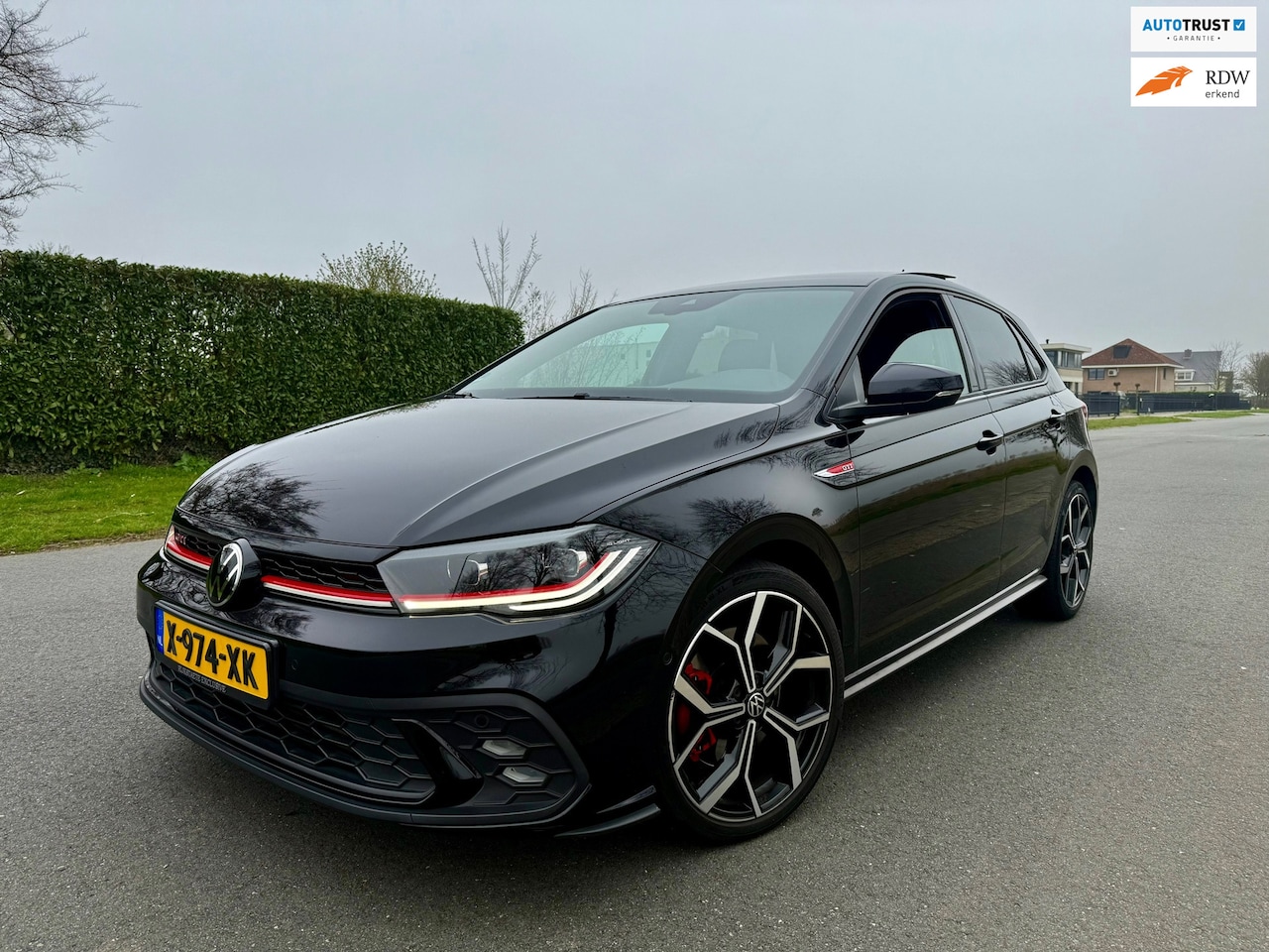 Volkswagen Polo - 2.0 TSI GTI PANO/IQ/KEYLESS - AutoWereld.nl