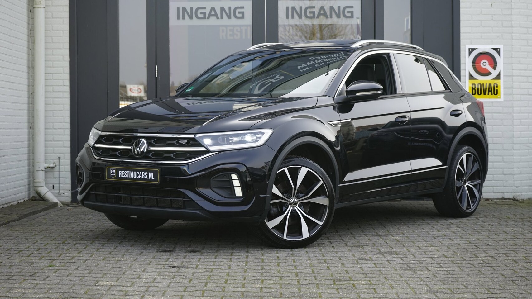 Volkswagen T-Roc - 1.5 TSI R-Line AUTOMAAT-ACC-CAMERA-CLIMA-IQ LIGHT-KEYLESS-NAVIGATIE-PANORAMA-STOELVERWARMI - AutoWereld.nl