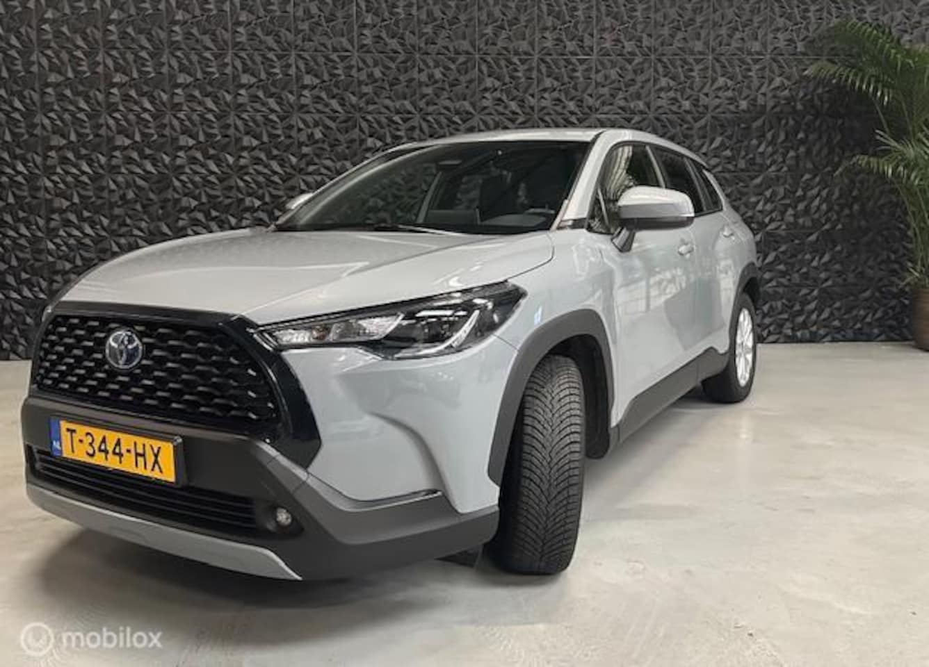 Toyota Corolla Cross - 2.0 High Power Hybrid Active 2.0 High Power Hybrid Active - AutoWereld.nl