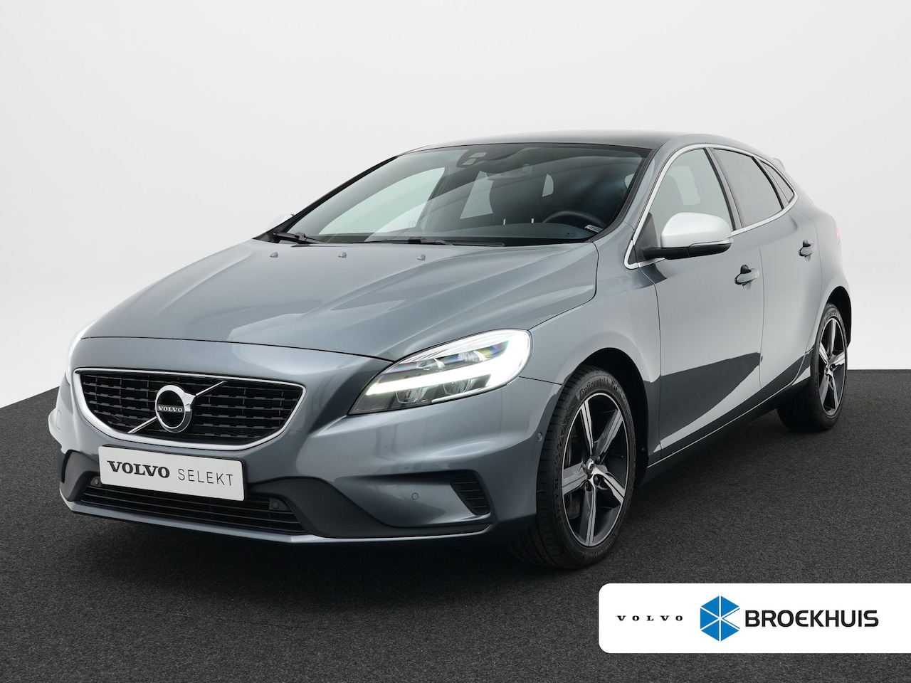 Volvo V40 - T3 Polar+ Sport | Panoramadak | Harman/Kardon | R-Design | Camera | Keyless | On Call | St - AutoWereld.nl