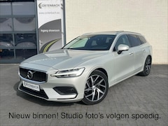 Volvo V60 - 2.0 T5 Momentum | Panorama | Leer | Harman Kardon | Zwenkbare trekhaak |