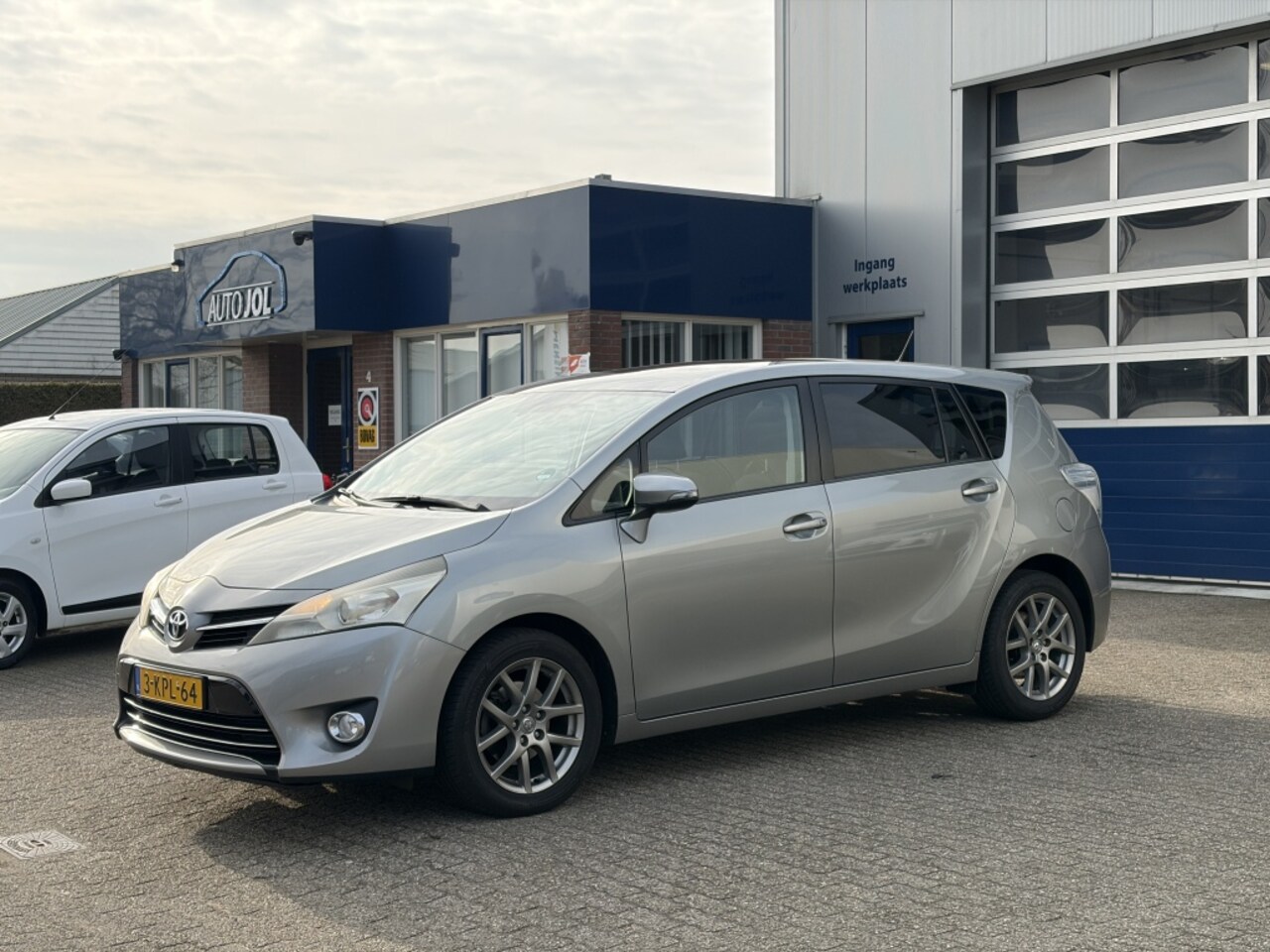 Toyota Verso - 1.6 VVT-i Business|Panoramadak|trekhaak|Airco|RIJKLAARPRIJS - AutoWereld.nl