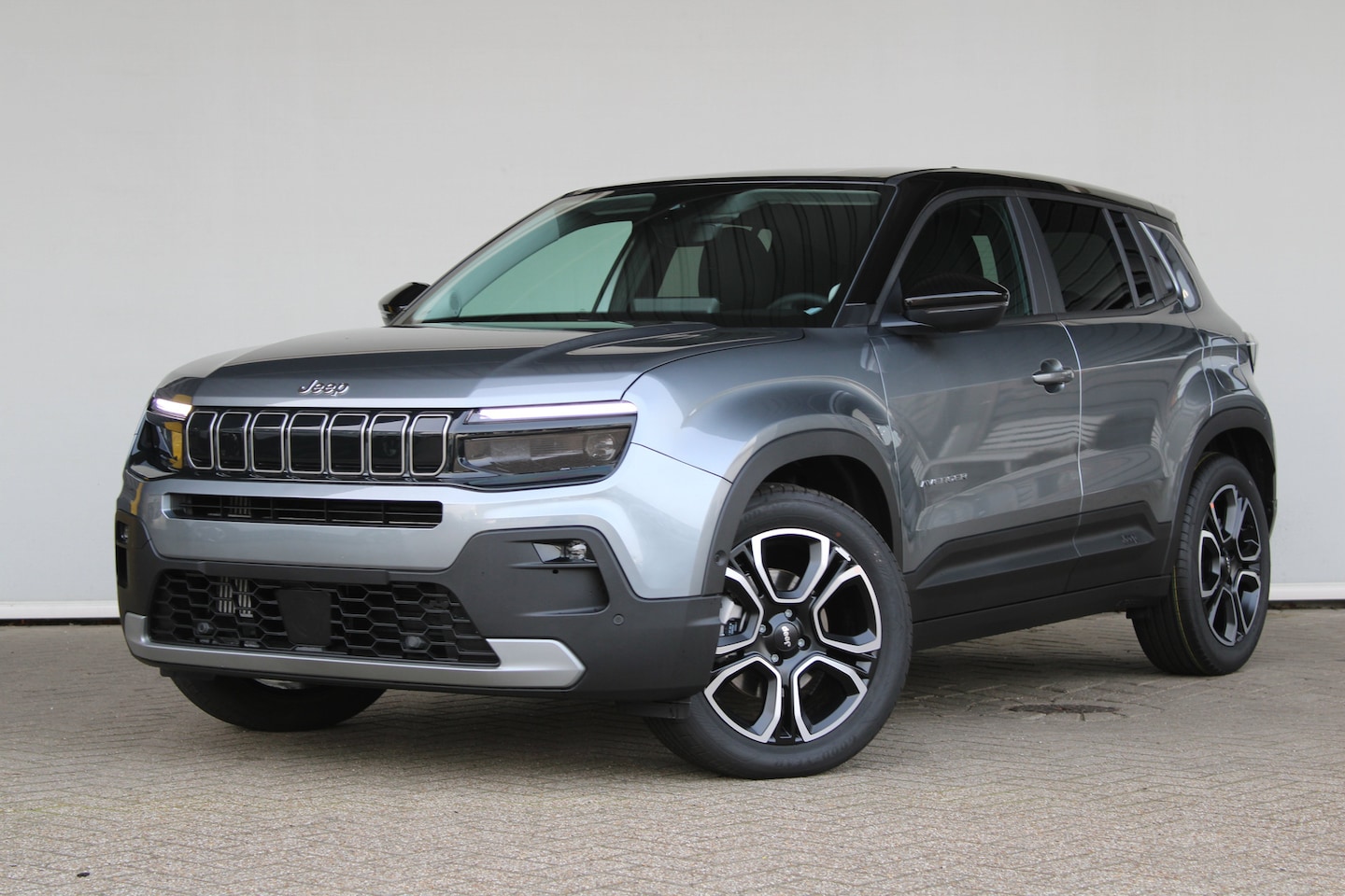 Jeep Avenger - 1.2 e-Hybrid Summit | 8 Jaar garantie | Winter pack | Camera | Cruise control adaptief | E - AutoWereld.nl