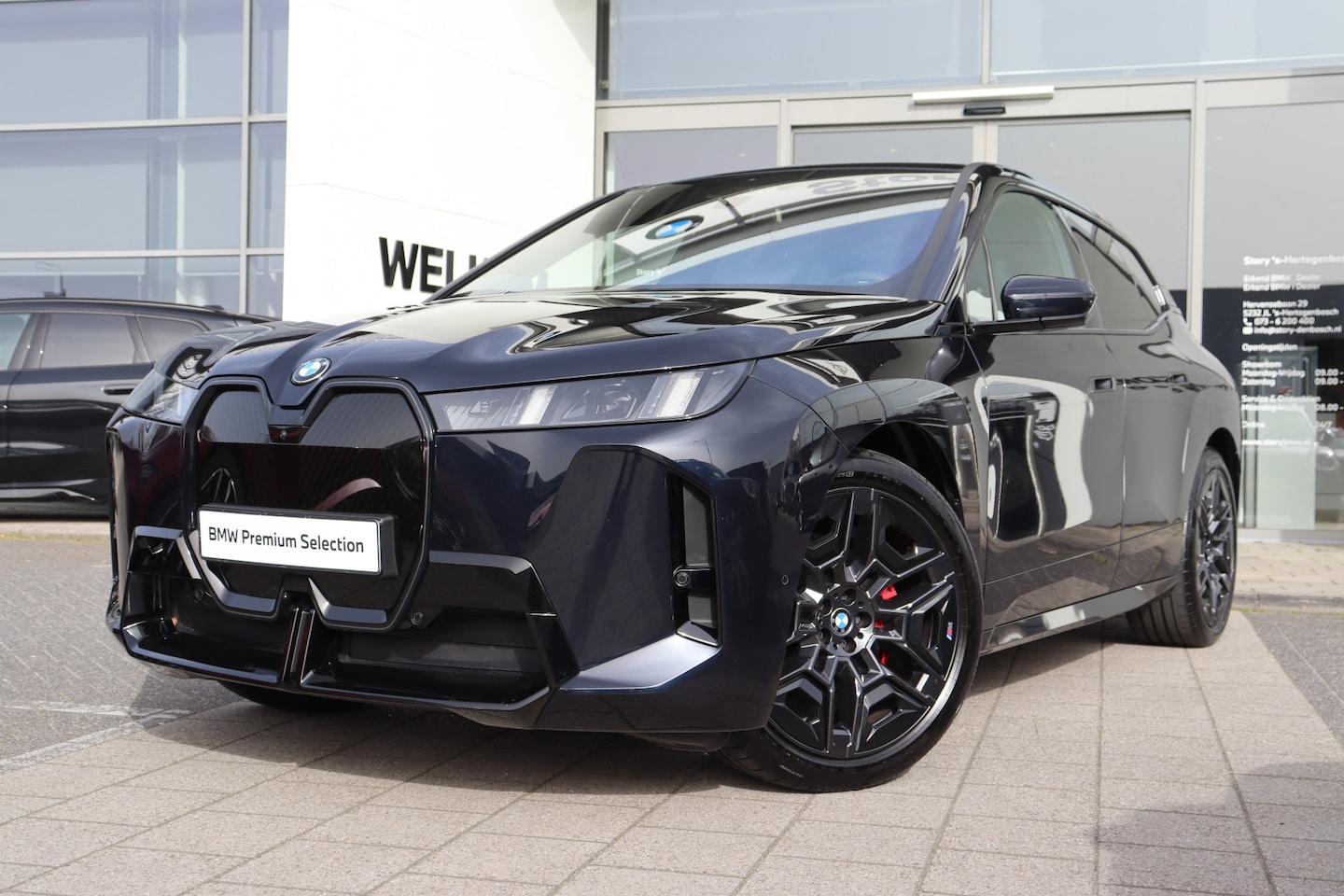 BMW iX - xDrive45 M Sport /Trekhaak / Comfort Access / Adaptieve LED / Harman Kardon / Adaptief ond - AutoWereld.nl