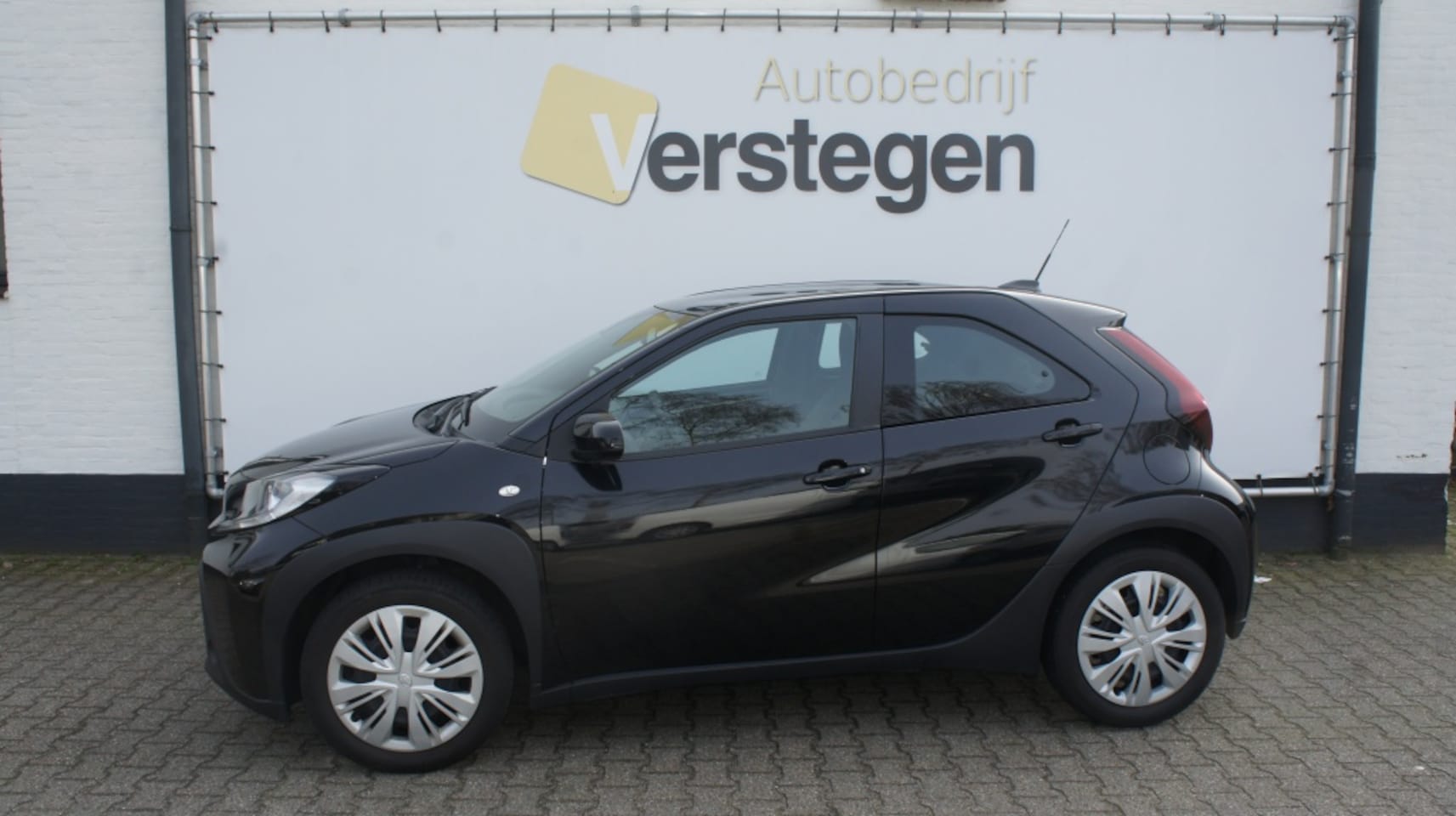 Toyota Aygo X - 1.0 VVT-i MT play 1.0 VVT-i MT Play - AutoWereld.nl