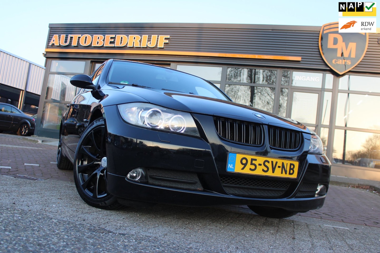 BMW 3-serie - 318i Sport-Line | Automaat | Carplay | Angel-Eyes | Remus | - AutoWereld.nl