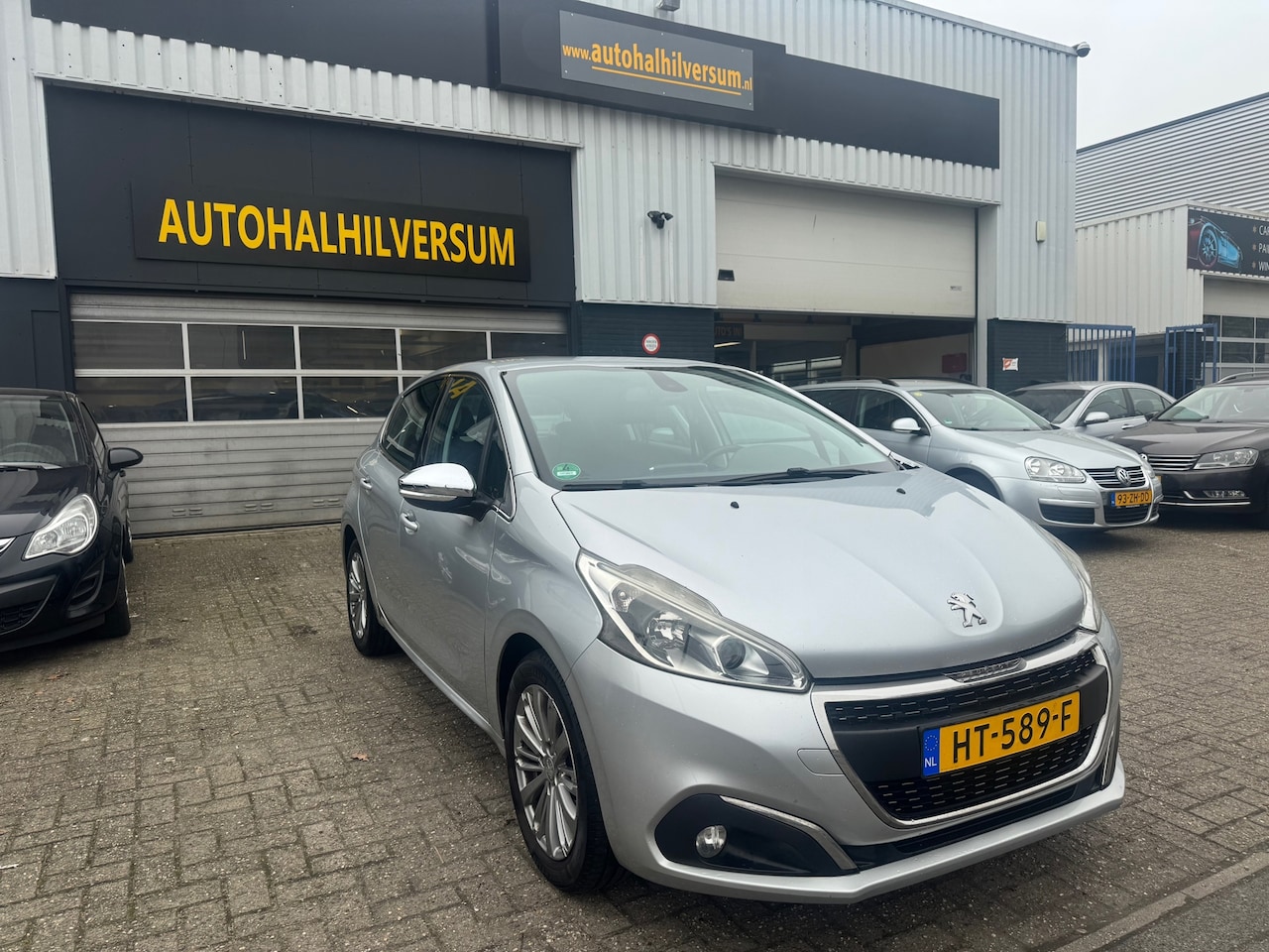 Peugeot 208 - 1.2 PureTech Allure 5 DEURS - AutoWereld.nl