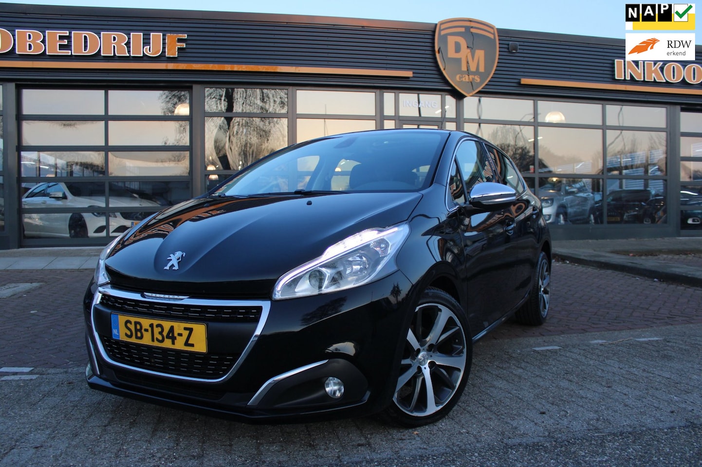 Peugeot 208 - 1.2 PureTech Allure | Sky-Lounge | Cruise | Carplay | - AutoWereld.nl