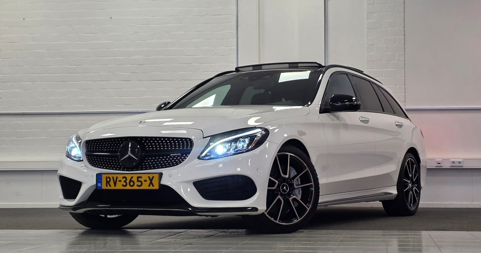 Mercedes-Benz C-klasse Estate - AMG 43 4MATIC 100% Dealer onderhouden Pano/Sportuitlaat/ - AutoWereld.nl