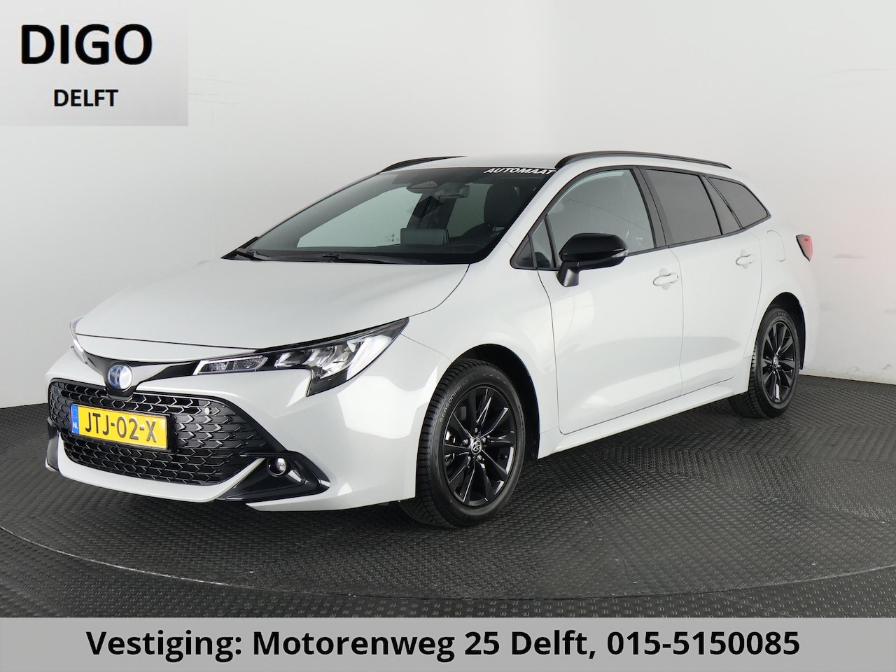 Toyota Corolla Touring Sports - Hybrid 140 Business Bi-Tone PAS 25.228 KM!!!! STOEL -EN STUURVERWARMING . CAMERA . APPLE C - AutoWereld.nl