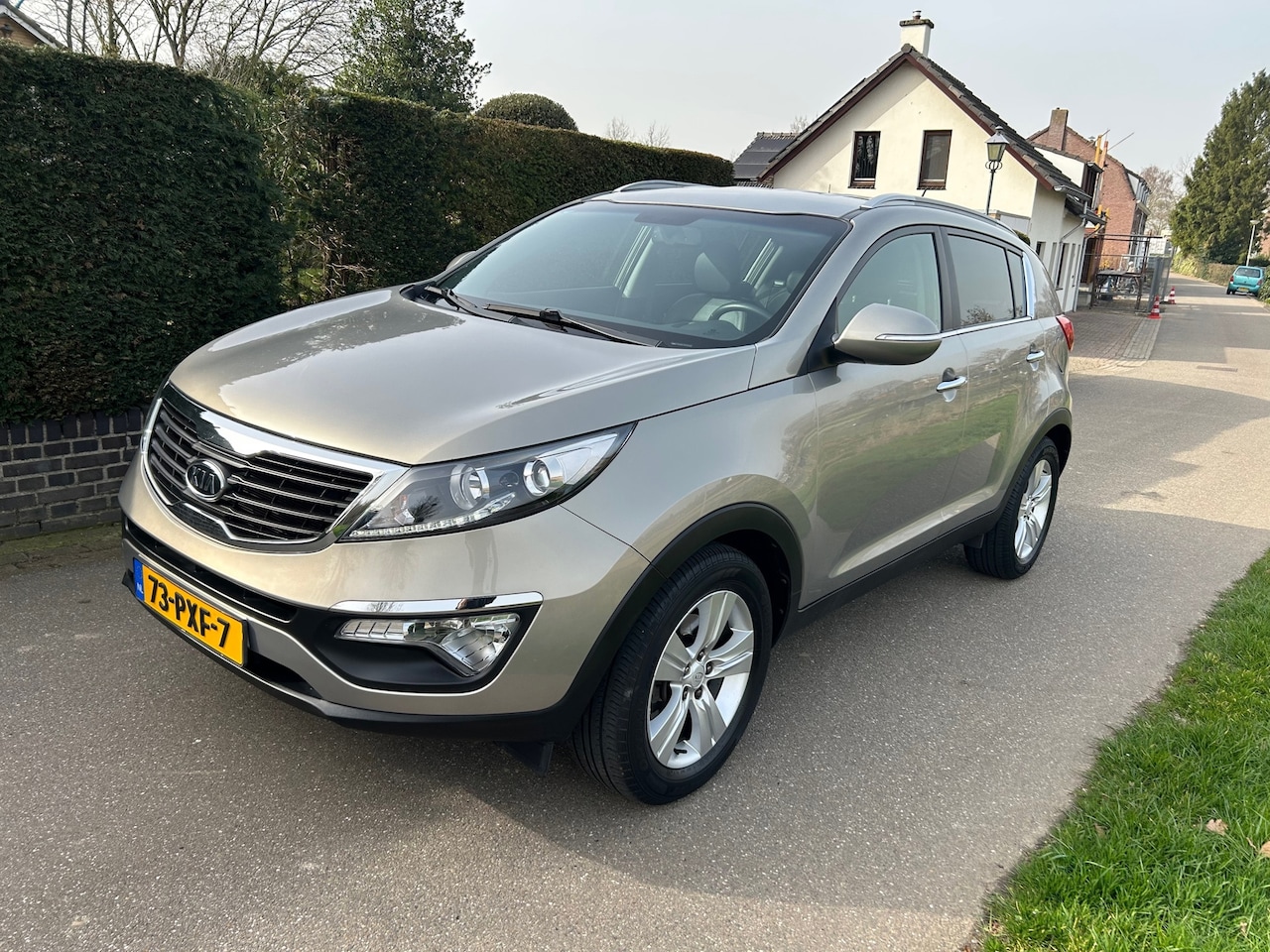 Kia Sportage - 1.6 GDI X-ecutive Plus Pack 1.6 GDI X-ecutive Plus Pack - AutoWereld.nl