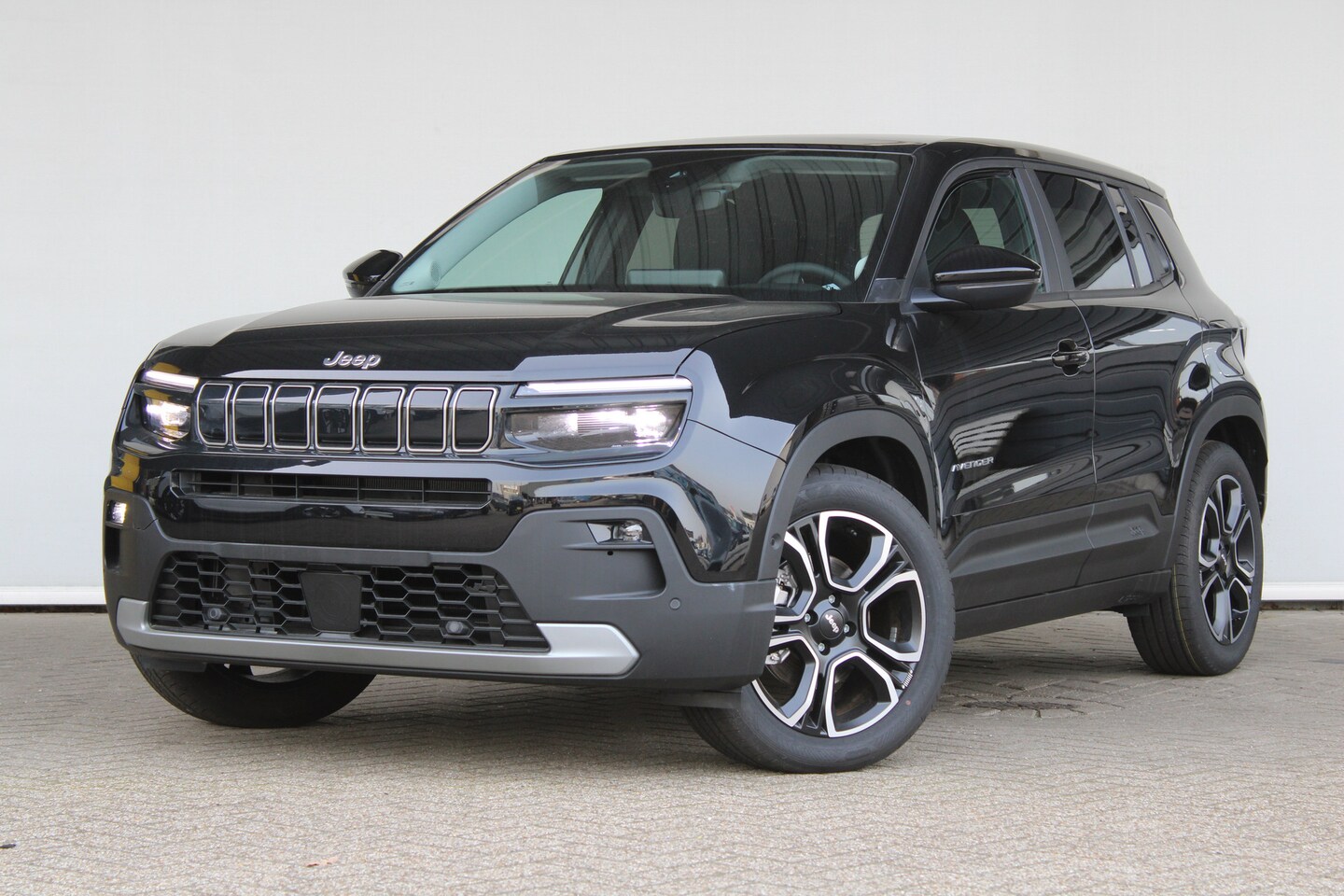 Jeep Avenger - E Summit | 8 Jaar Garantie | Warmtepomp | Panoramadak | Winter pack | Keyless | Navigatie - AutoWereld.nl