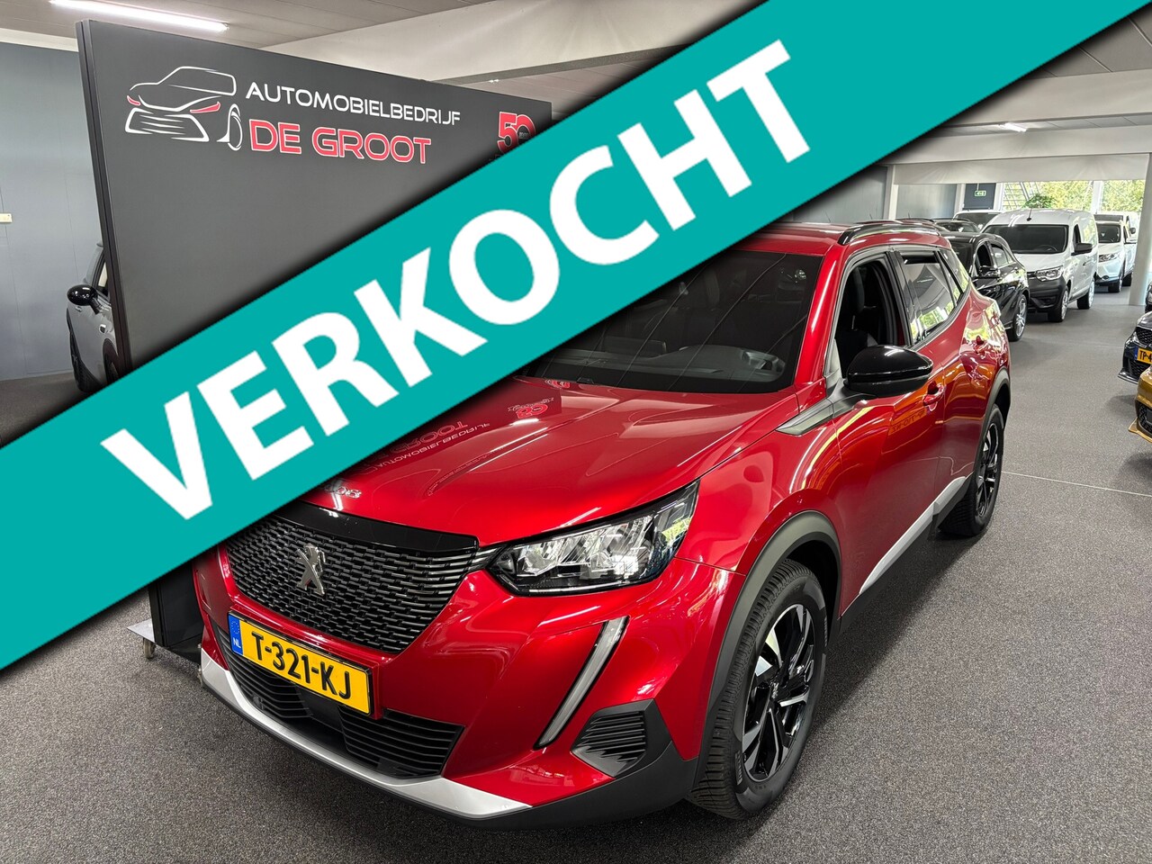 Peugeot 2008 - 1.2 PureTech Allure Pack NL-auto met achteruitrijcamera en parkeersensoren achter - AutoWereld.nl