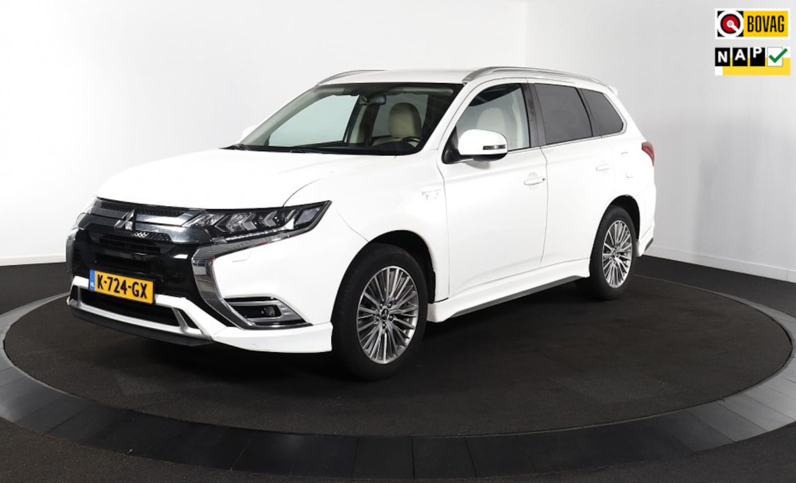 Mitsubishi Outlander - 2.4 PHEV Pure+ Leer / Trekhaak / - AutoWereld.nl