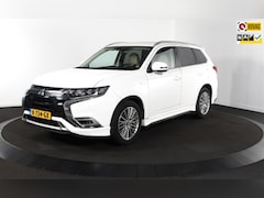 Mitsubishi Outlander - 2.4 PHEV Pure+ Leer / Trekhaak / Side skirts