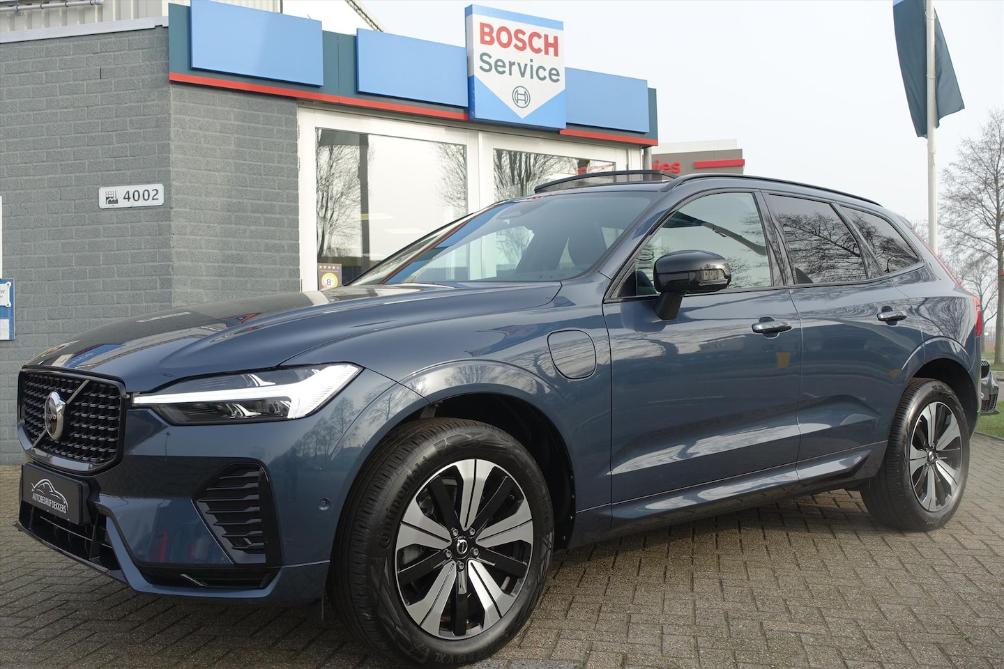 Volvo XC60 - T6 Plug-In Hybrid 350pk Aut AWD Plus Dark | HARMAN | PANO | STANDKACHEL | 360 CAM - AutoWereld.nl
