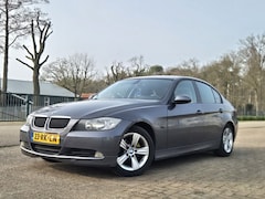 BMW 3-serie - 320i Dynamic Exec