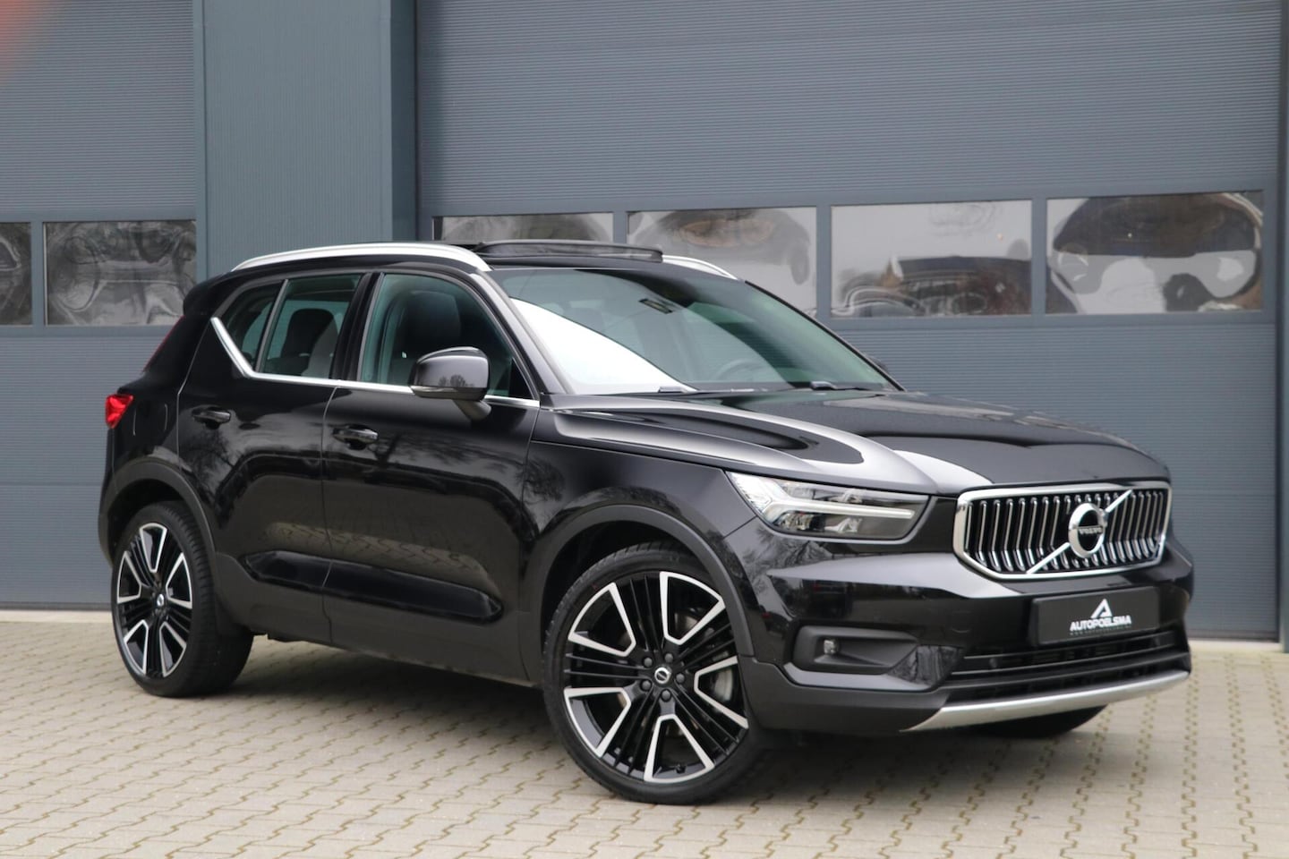 Volvo XC40 - 1.5 T5 Recharge 262Pk Panodak AppleCarplay Camera Stoel/stuur verwarming 19'Inch Led Chroo - AutoWereld.nl