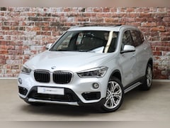 BMW X1 - xDrive20i High Executive Sport Line Automaat / Panoramadak / Head-Up Display / Cruise Cont