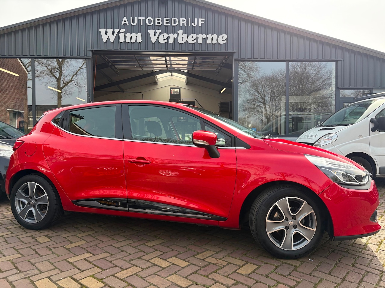 Renault Clio - 1.2 Collection Airco/Navigatie - AutoWereld.nl