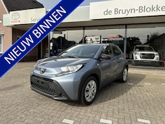 Toyota Aygo X - 1.0 VVT-i Play Automaat 1e eigenaar / dealeronderhouden / Apple Carplay / Android Auto / p