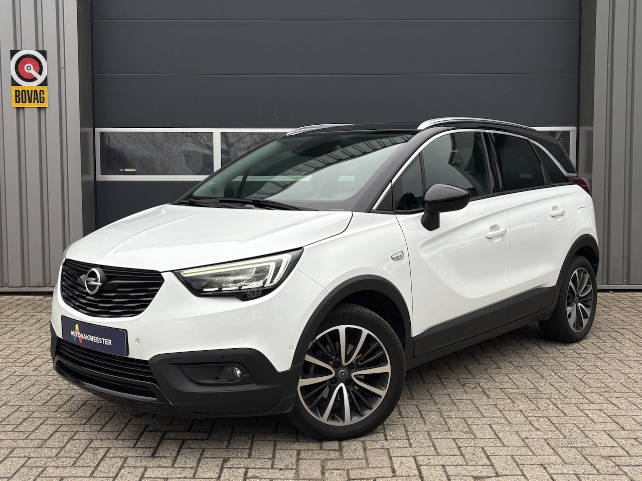 Opel Crossland X - 1.2 Turbo Ultimate Automaat | Pano | Leder | Navi | Camera | Carplay/Android | Keyless | L - AutoWereld.nl