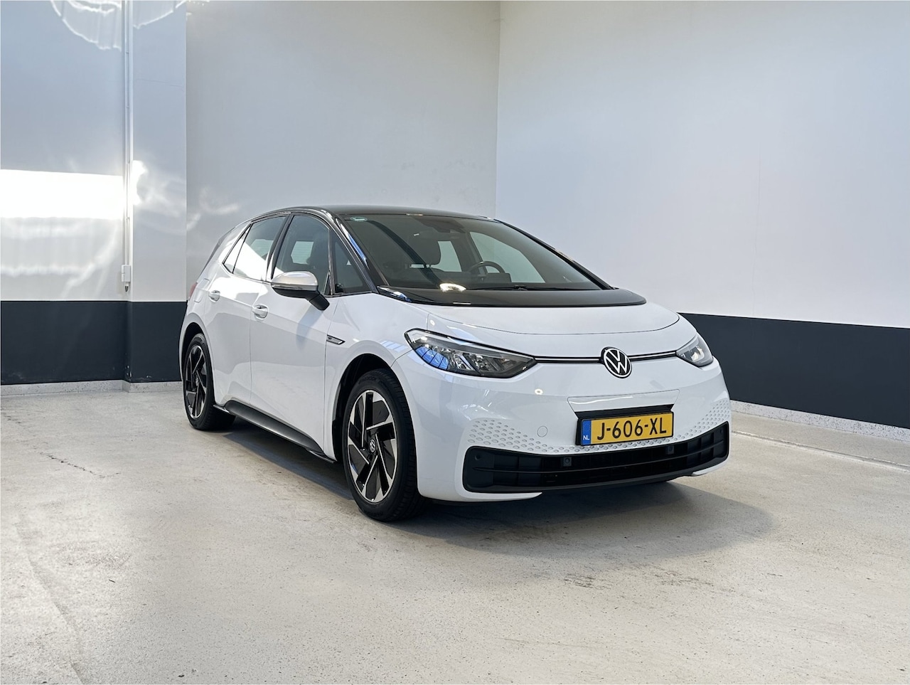 Volkswagen ID.3 - First 58 kWh | SOH %| Carplay/ Android Auto| Trekhaak | NL | 1 Eig | - AutoWereld.nl