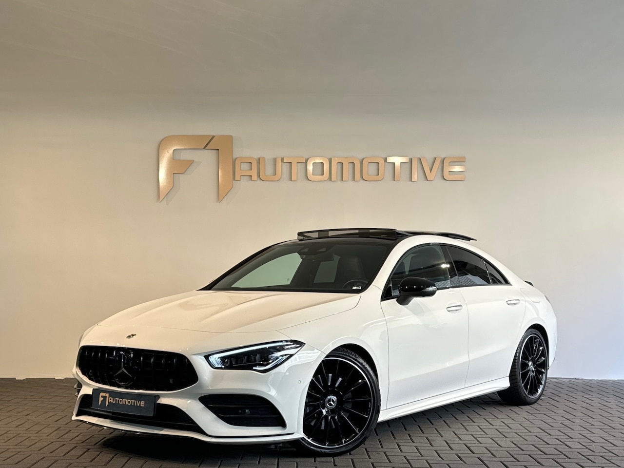 Mercedes-Benz CLA-Klasse - 200 Premium+ Pano|Keyles|NAP|CLA45s - AutoWereld.nl