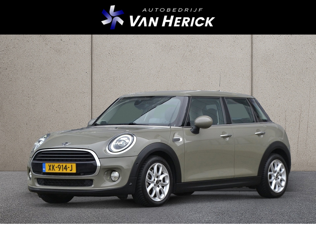 MINI Cooper - Mini 1.5 Pepper 136PK Automaat | Keyless | LED | Head-up | Harman Kardon - AutoWereld.nl