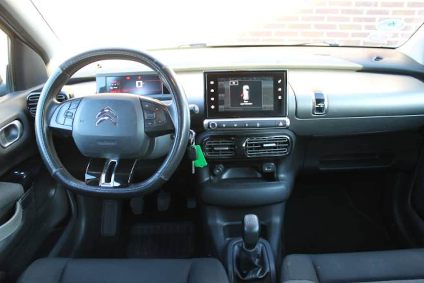 Citroën C4 Cactus - VTi 82pk Business