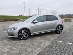 Volkswagen Golf - 1.2 TSI Highline