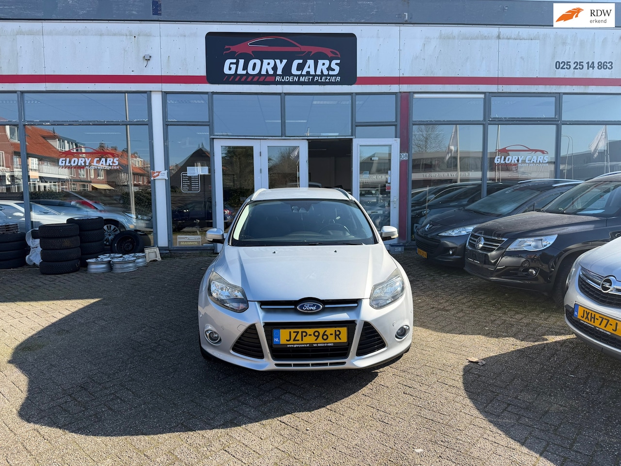 Ford Focus Wagon - 1.6 EcoBoost Titanium KEYLESS-CAMERA-CRUISE-PDC - AutoWereld.nl