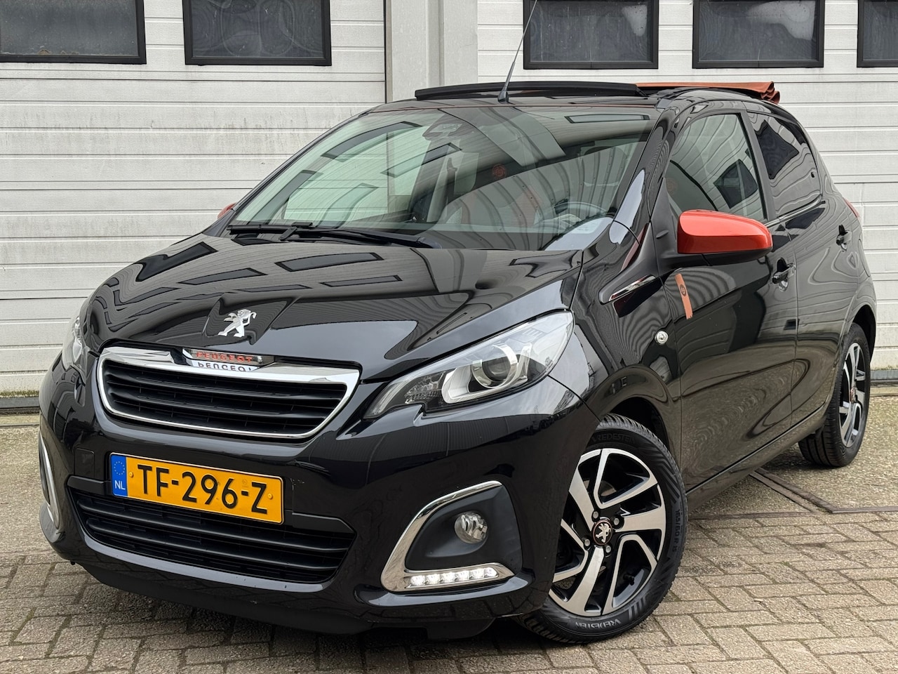 Peugeot 108 - 1.0 e-VTi Allure TOP! camera/pano/carplay/navi/keyless/bluetooth/xenon/led - AutoWereld.nl