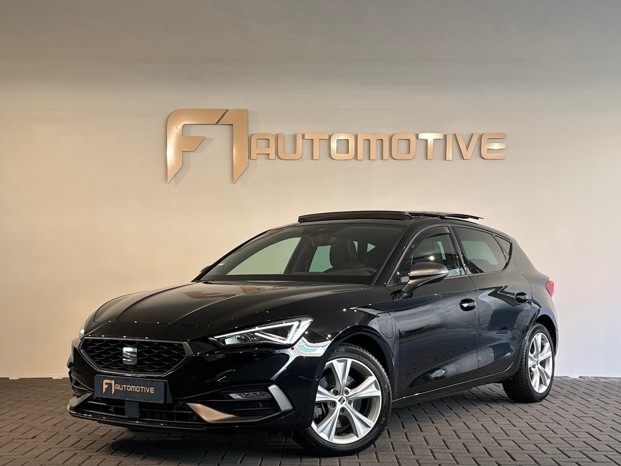 SEAT Leon - 1.4 TSI eHybrid PHEV FR Pano|Keyless|Sfeer|Camera - AutoWereld.nl