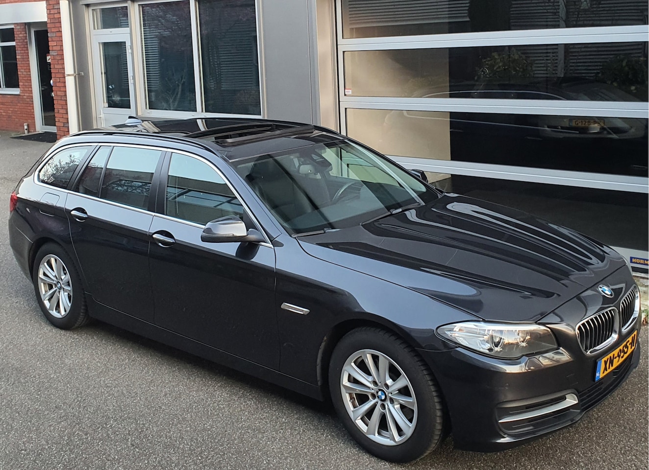 BMW 5-serie Touring - 518D 2.0 Aut8 Pano Leder Navi Xenon - AutoWereld.nl