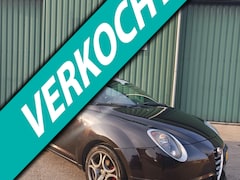 Alfa Romeo MiTo - 0.9 TwinAir Distinctive- GOED ONDERHOUDEN- PARKEER SENSOREN-AIRCO- ELEKTRISCHE RAMEN-NAVIG