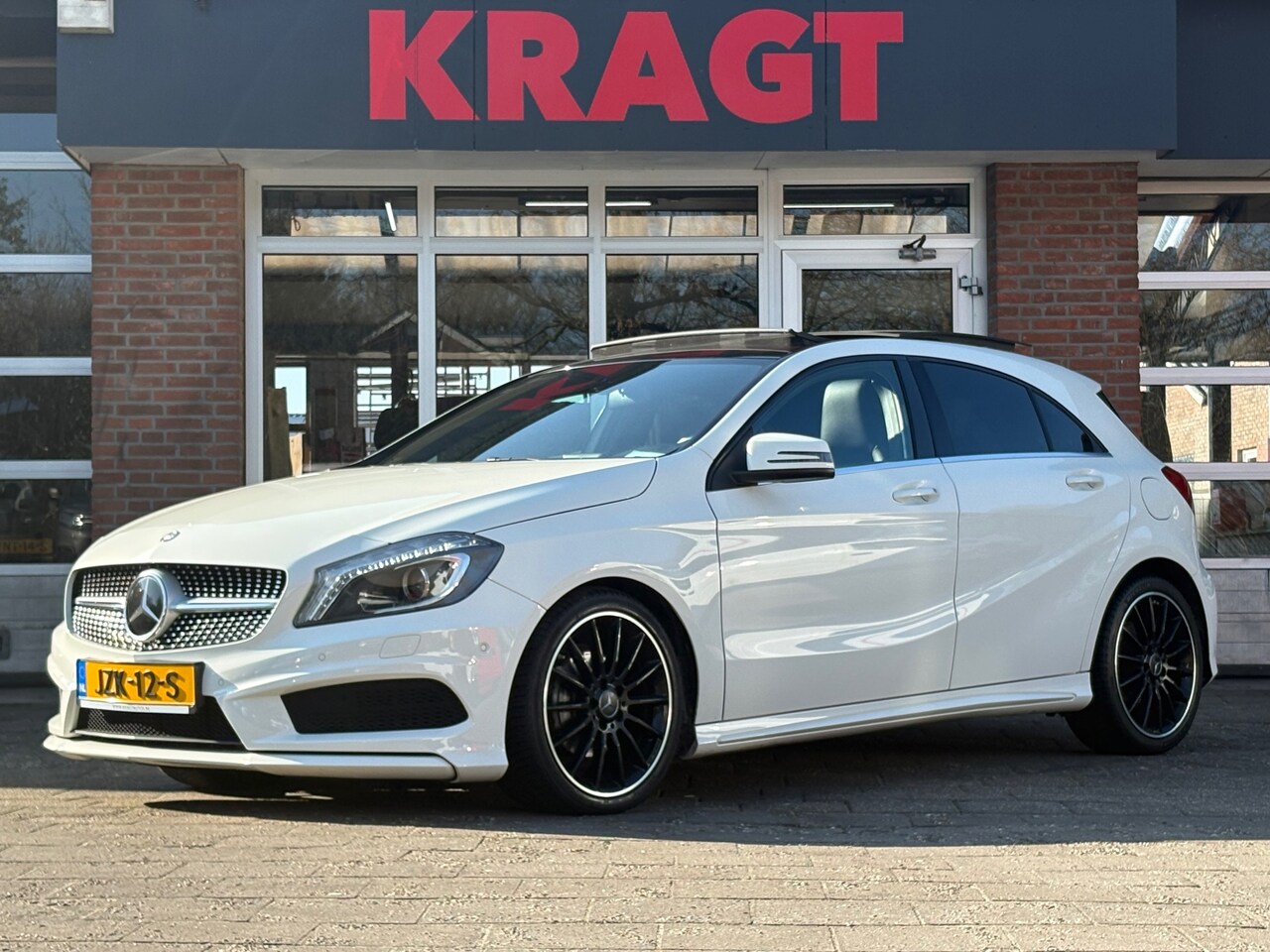 Mercedes-Benz A-klasse - 200 AMG SPORT - Schuifkanteldak - Xenon - Dealeronderhouden! - AutoWereld.nl