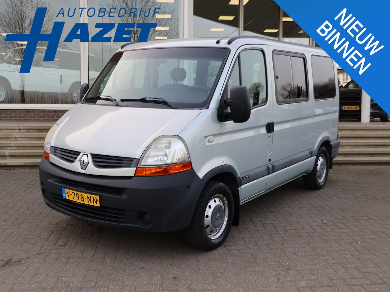 Renault Master - T28 2.5 dCi 100 PK AUTOMAAT *MARGE* + STANDKACHEL | TREKHAAK - AutoWereld.nl