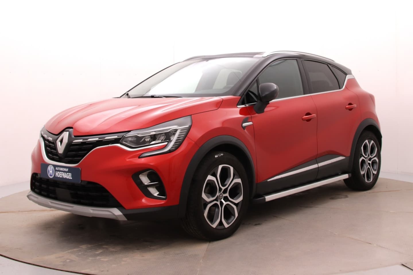 Renault Captur - 1.3 TCe 130 Intens | Automaat | Adaptive cruise | Stuur & Stoelverwarming | CarPlay | Came - AutoWereld.nl