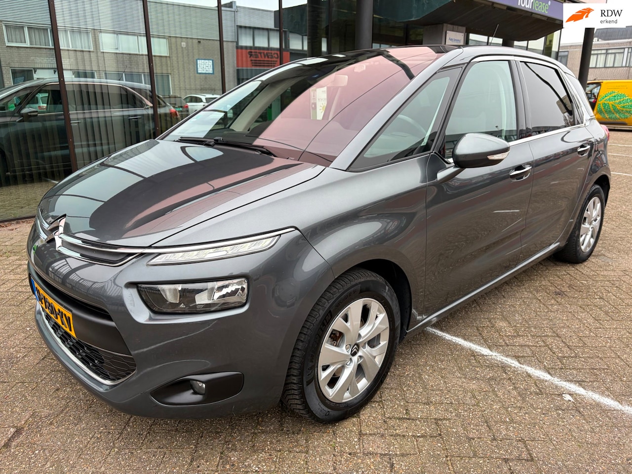 Citroën C4 Picasso - 1.2 PureTech Intensive / Navi / PDC / Trekhaak / LED - AutoWereld.nl