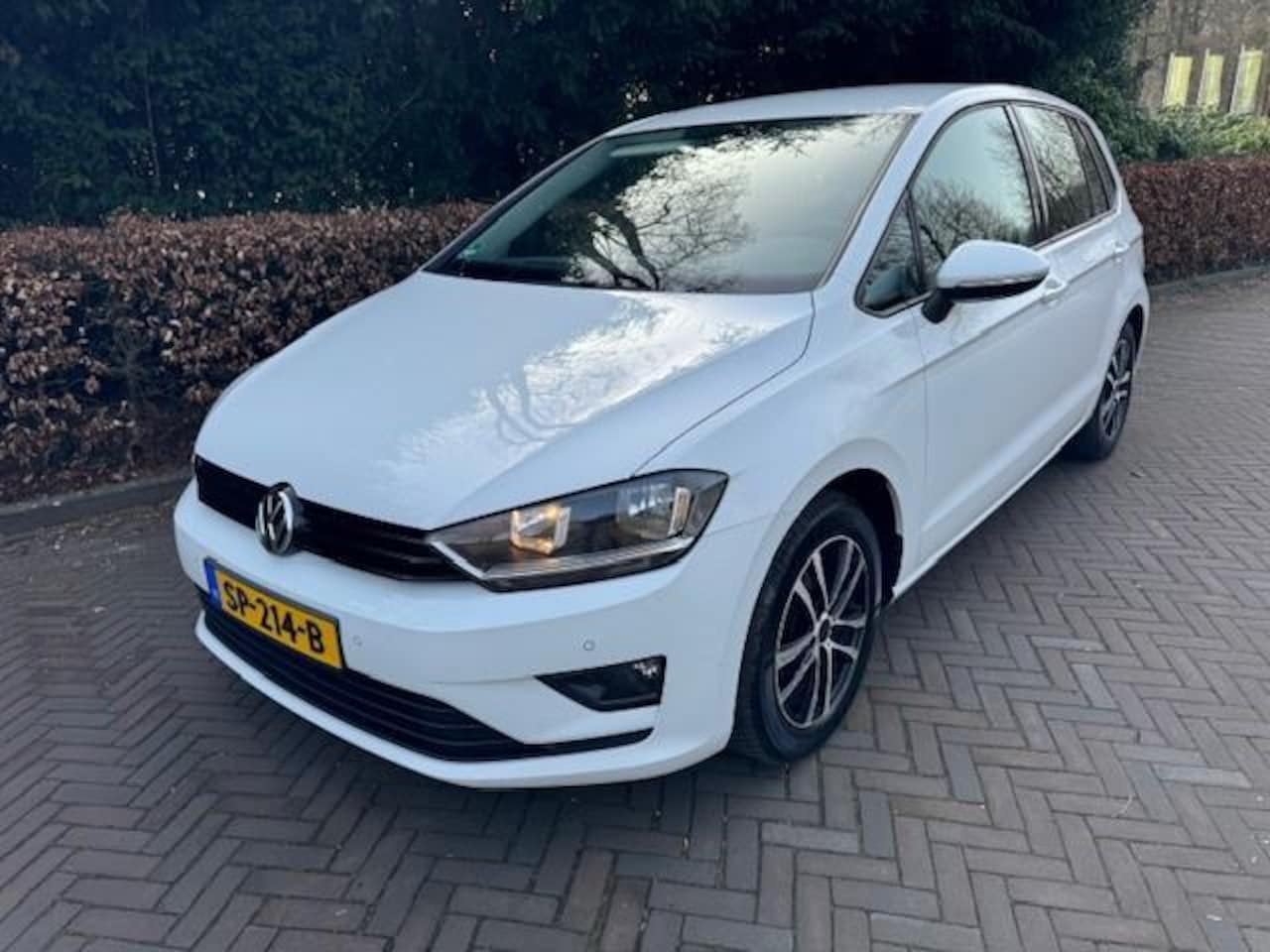 Volkswagen Golf Sportsvan - 1.6TDI COMFORTLINE/DSG/NAVI/TREKHAAK/APK - AutoWereld.nl