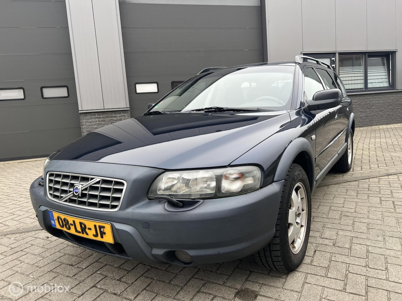 Volvo XC70 - 2.4 D5 | Cruise | Navi | Carplay | Zeer netjes ! - AutoWereld.nl