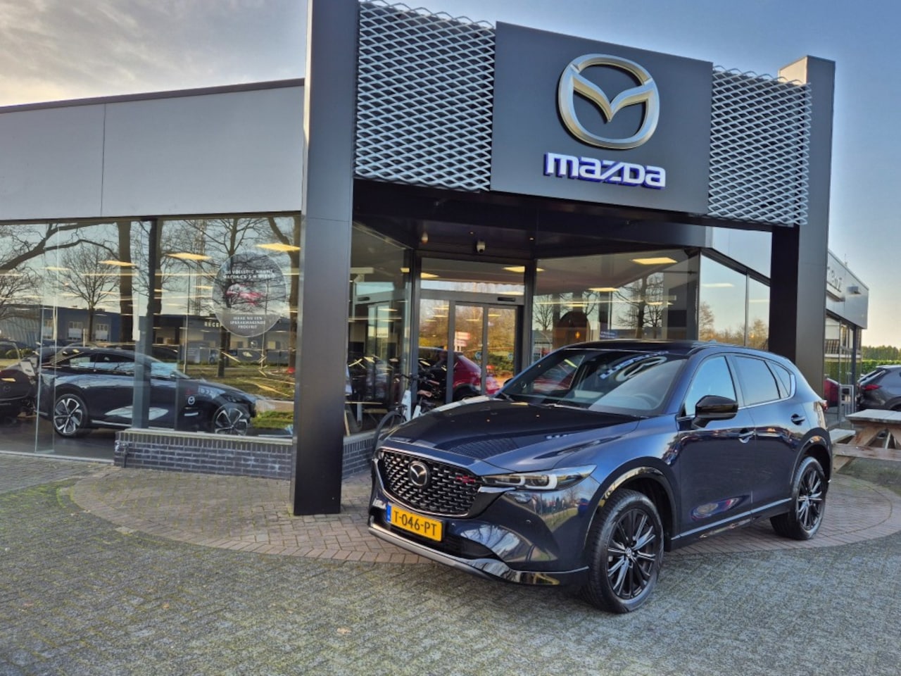 Mazda CX-5 - E-SKYACTIV-G 2.0 165 6AT M-HYBRID HOMURA / Comfort pack / Trekhaak - AutoWereld.nl