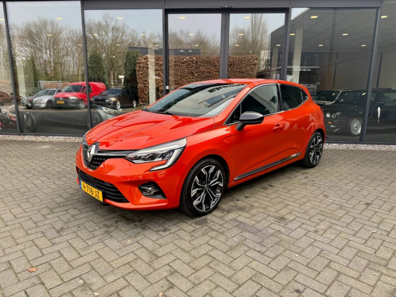 Renault Clio - 1.0 TCe Intens 1.0 TCE Intens,LED,Leer/Alcantara,BOSE,Stoel/stuurverw,Camera,Lane Ass.,Carplay,Clima - AutoWereld.nl