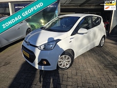 Hyundai i10 - 1.0i i-Motion Comfort | 2E EIGENAAR | 12MND GARANTIE | AIRCO | CRUISE | ELEC RAMEN |